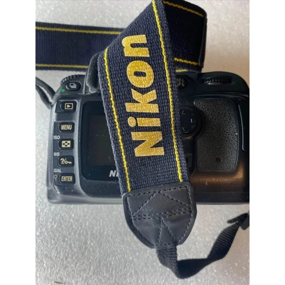 Nikon D50 6.1 MP Digital SLR Camera - Silver (Body Only)